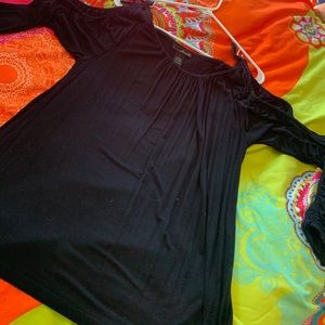 Open shoulder cotton T